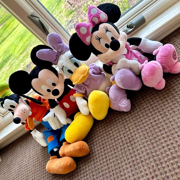 🦋Mickey and friends bundle of 3 plush toys - Picture 2 of 4